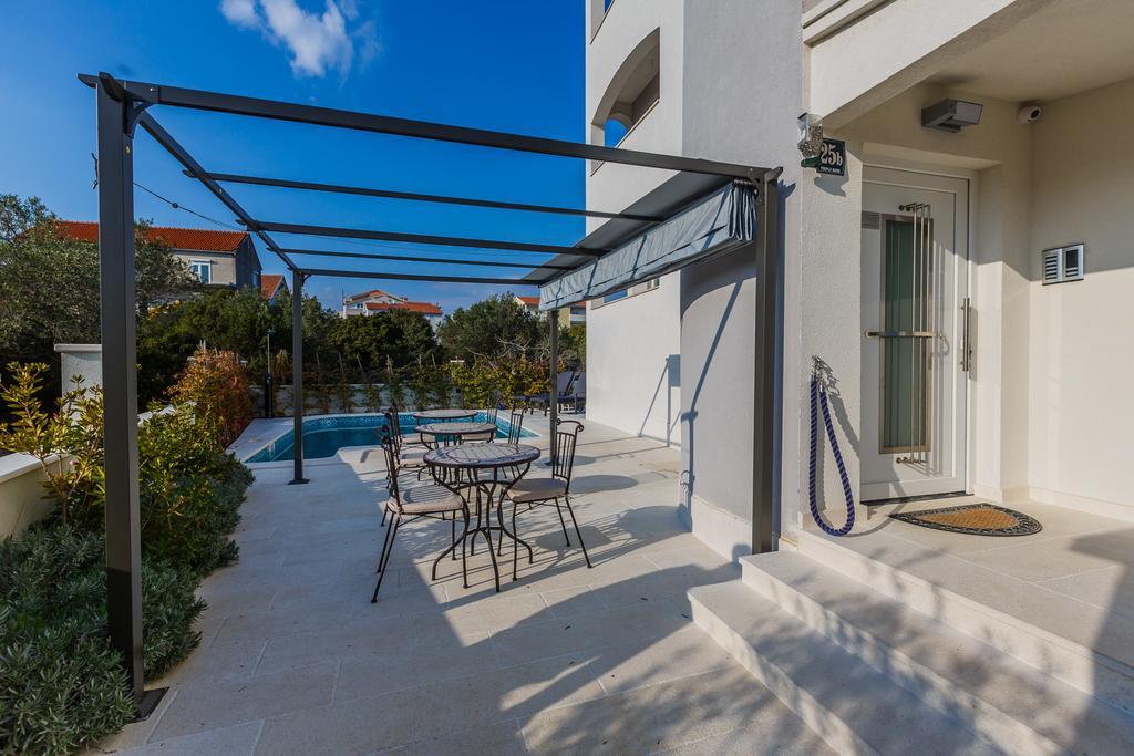Villa Apartments Katja Traù Esterno foto