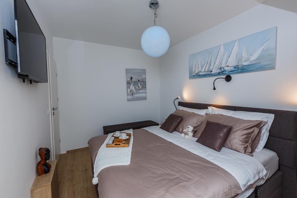 Villa Apartments Katja Traù Esterno foto