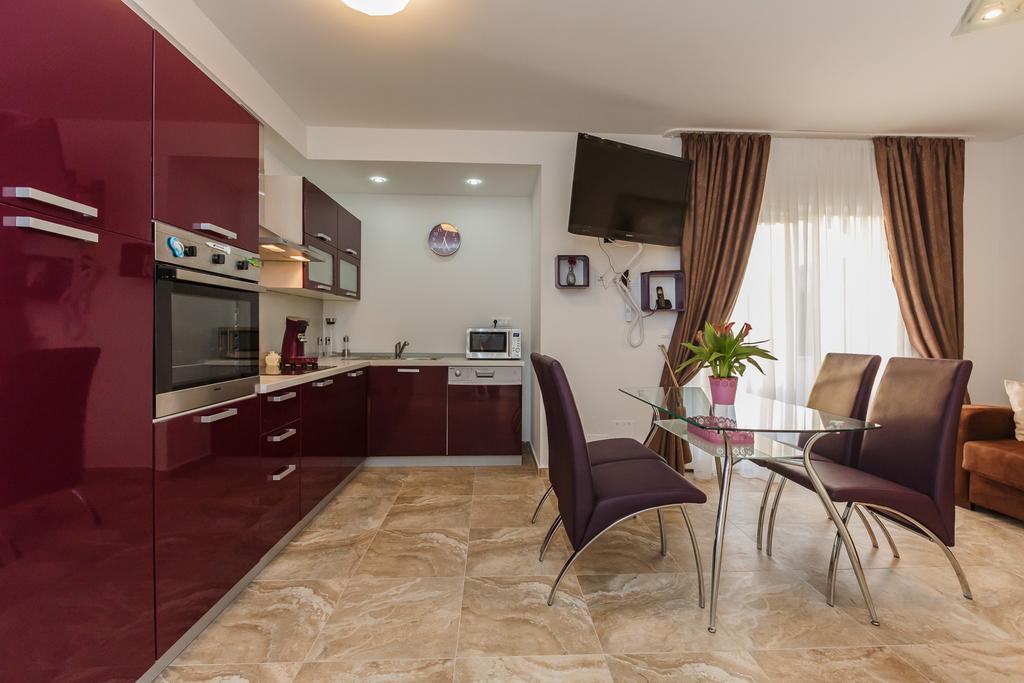Villa Apartments Katja Traù Esterno foto