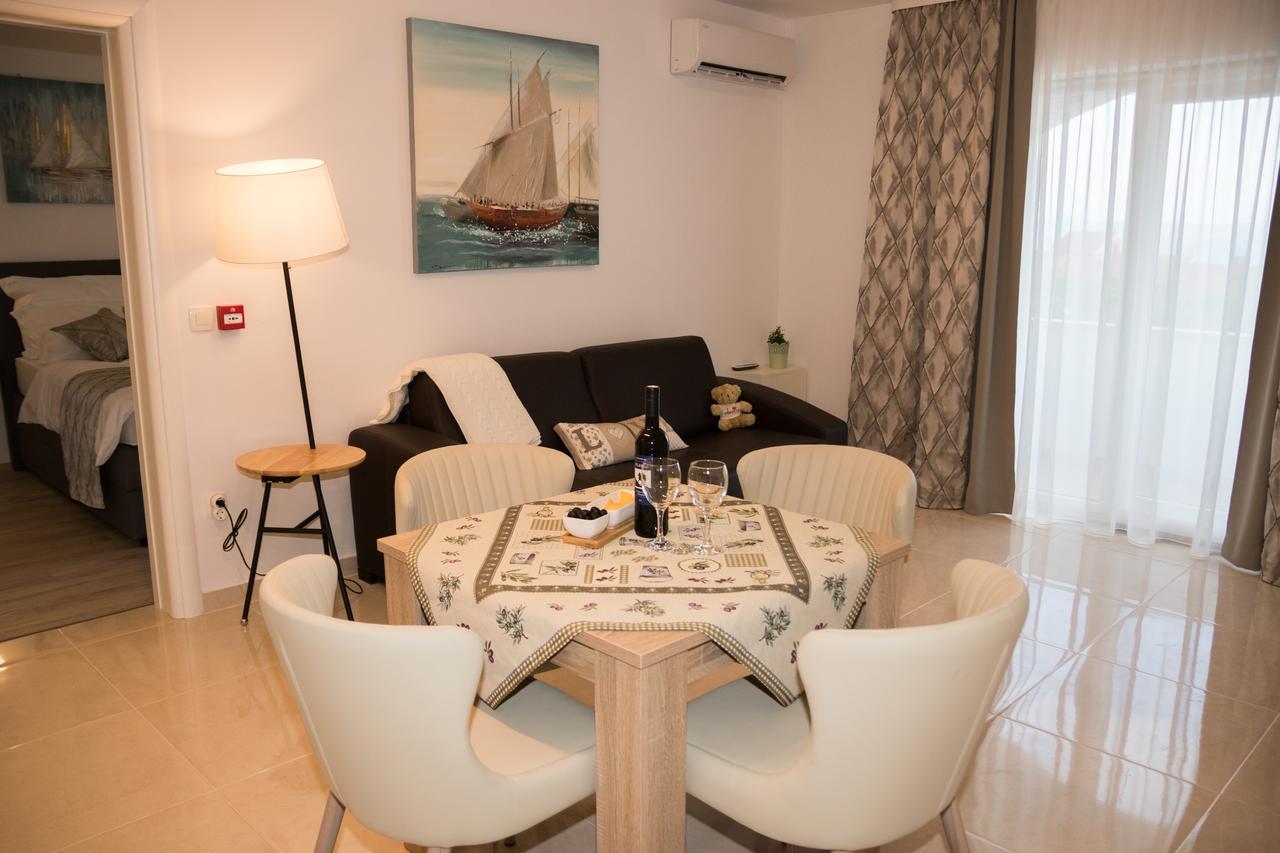 Villa Apartments Katja Traù Esterno foto
